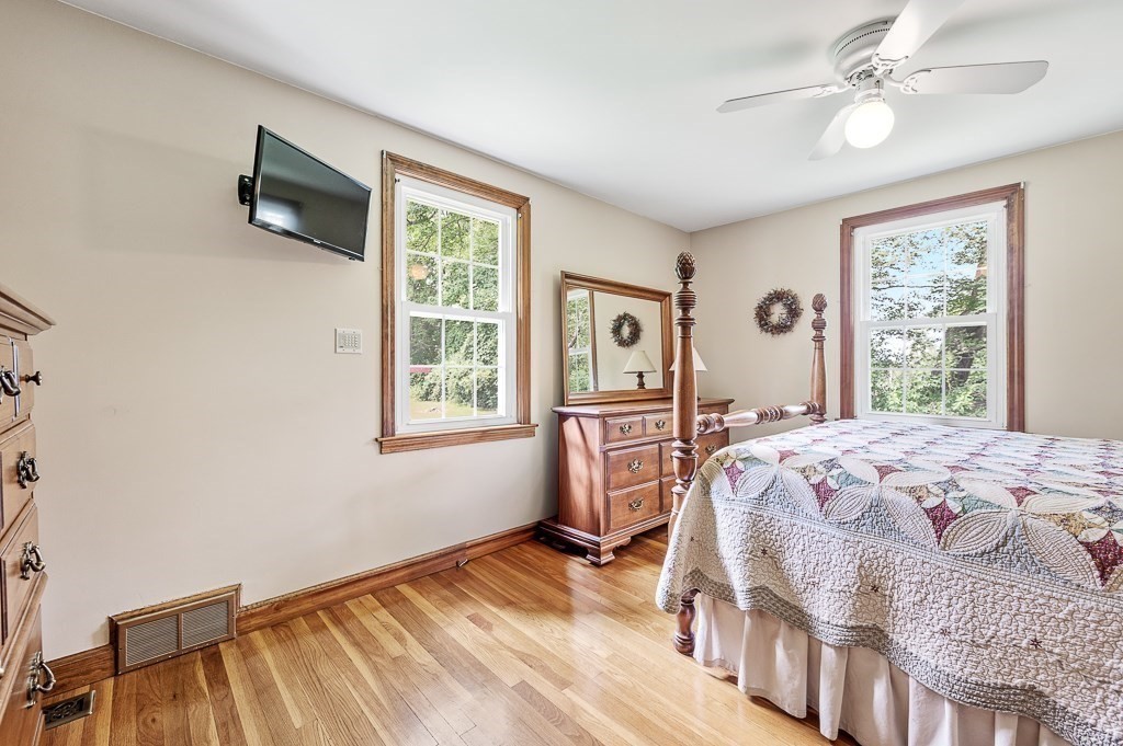 11 8 Lots Road Sutton, MA 01590 - Photo 19 of 39