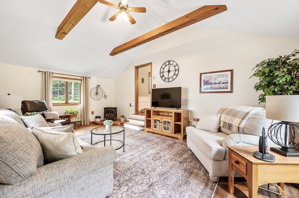 11 8 Lots Road Sutton, MA 01590 - Photo 4 of 39