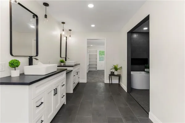 $525,000 | 20513 Lowemont Road, Easton, KS 66020