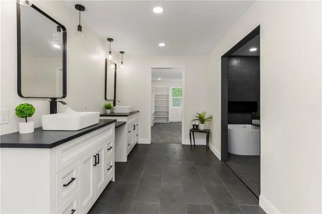 $510,000 | 20513 Lowemont Road, Easton, KS 66020