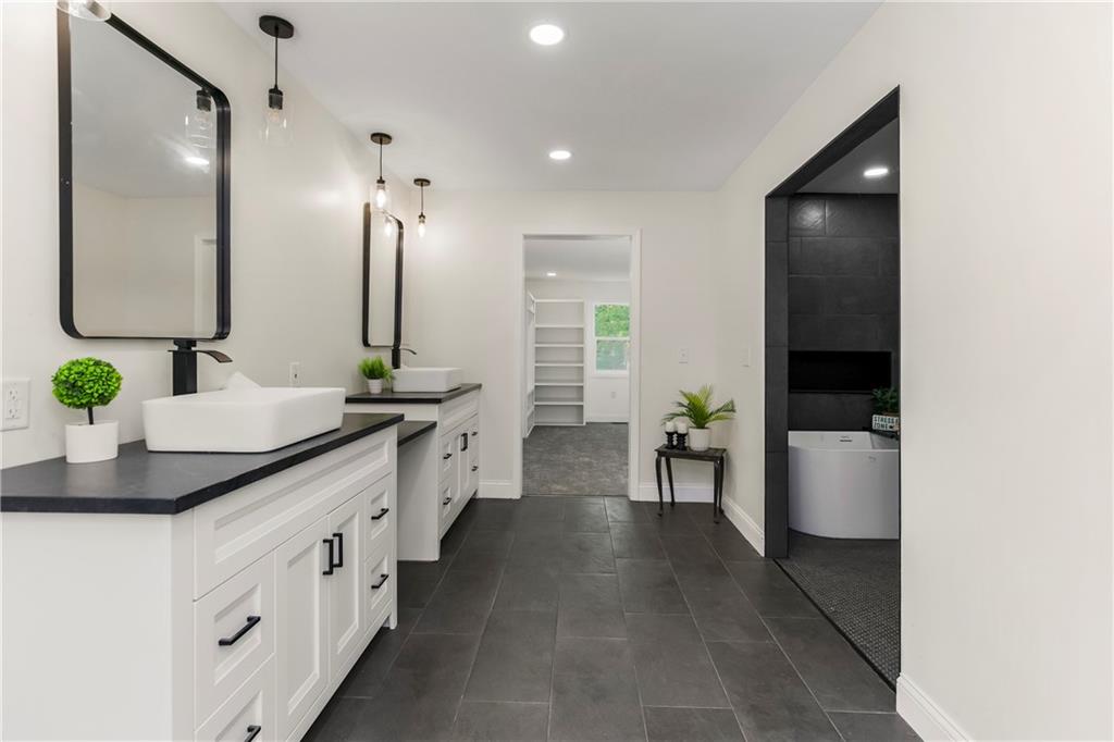 20513 Lowemont Road Easton, KS 66020 - Photo 17 of 34