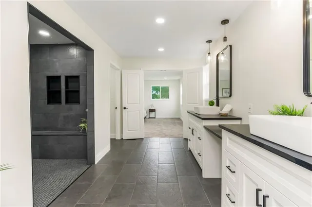 $510,000 | 20513 Lowemont Road, Easton, KS 66020