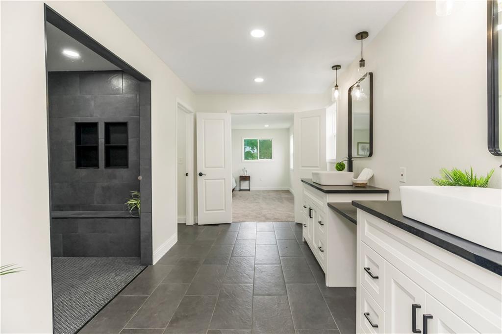 20513 Lowemont Road Easton, KS 66020 - Photo 18 of 34