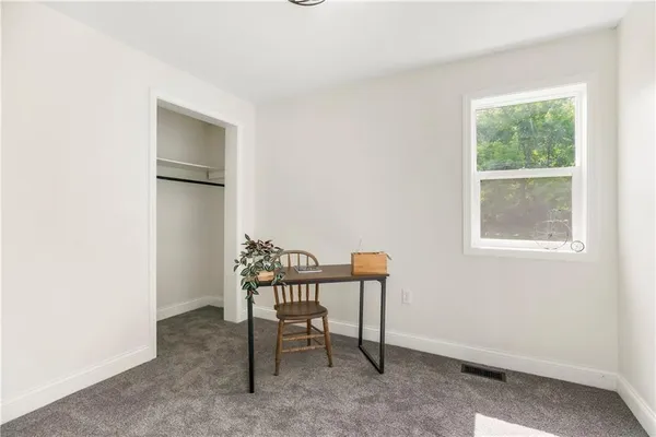 $525,000 | 20513 Lowemont Road, Easton, KS 66020