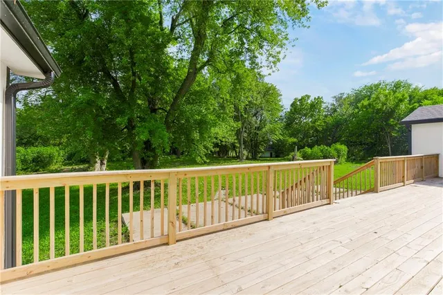 $510,000 | 20513 Lowemont Road, Easton, KS 66020