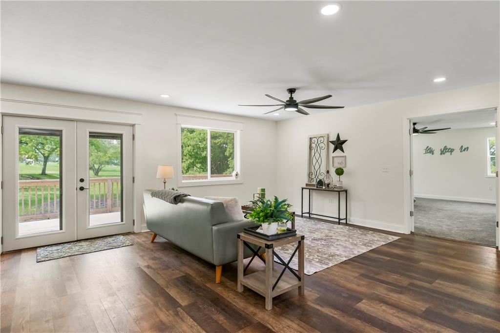 20513 Lowemont Road Easton, KS 66020 - Photo 3 of 34