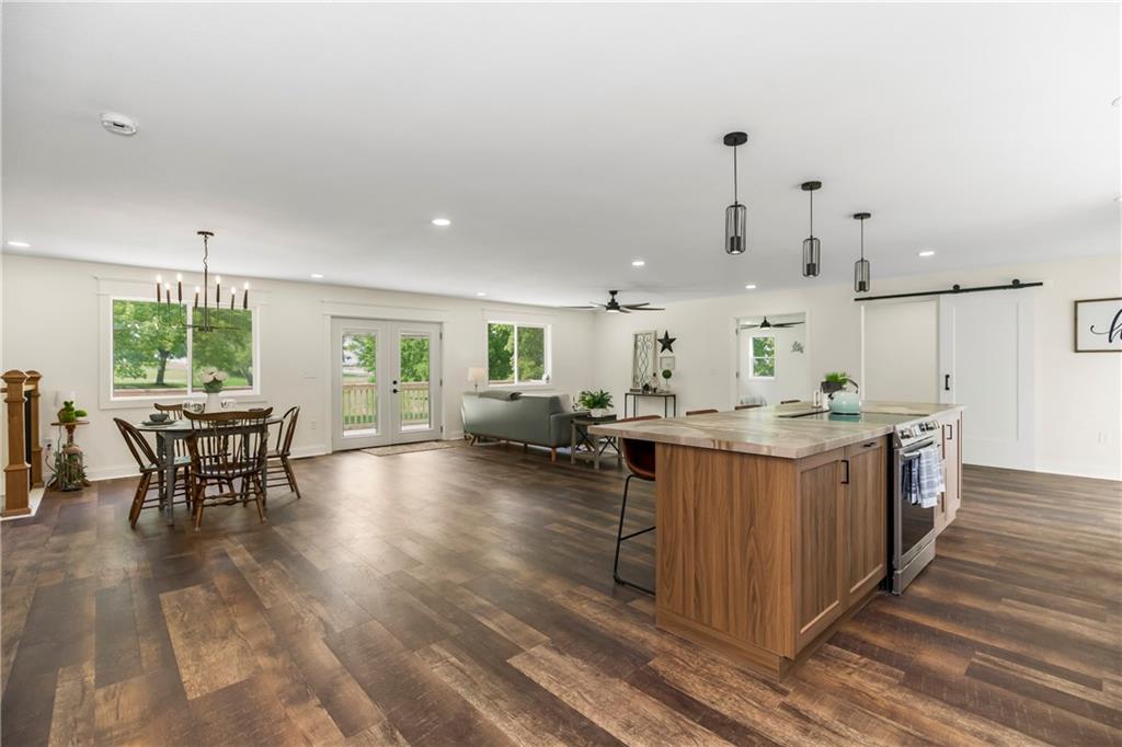 20513 Lowemont Road Easton, KS 66020 - Photo 4 of 34