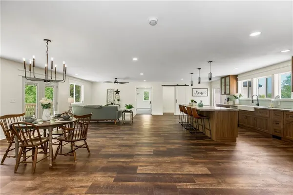 $525,000 | 20513 Lowemont Road, Easton, KS 66020