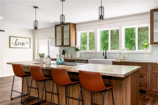 $525,000 | 20513 Lowemont Road, Easton, KS 66020