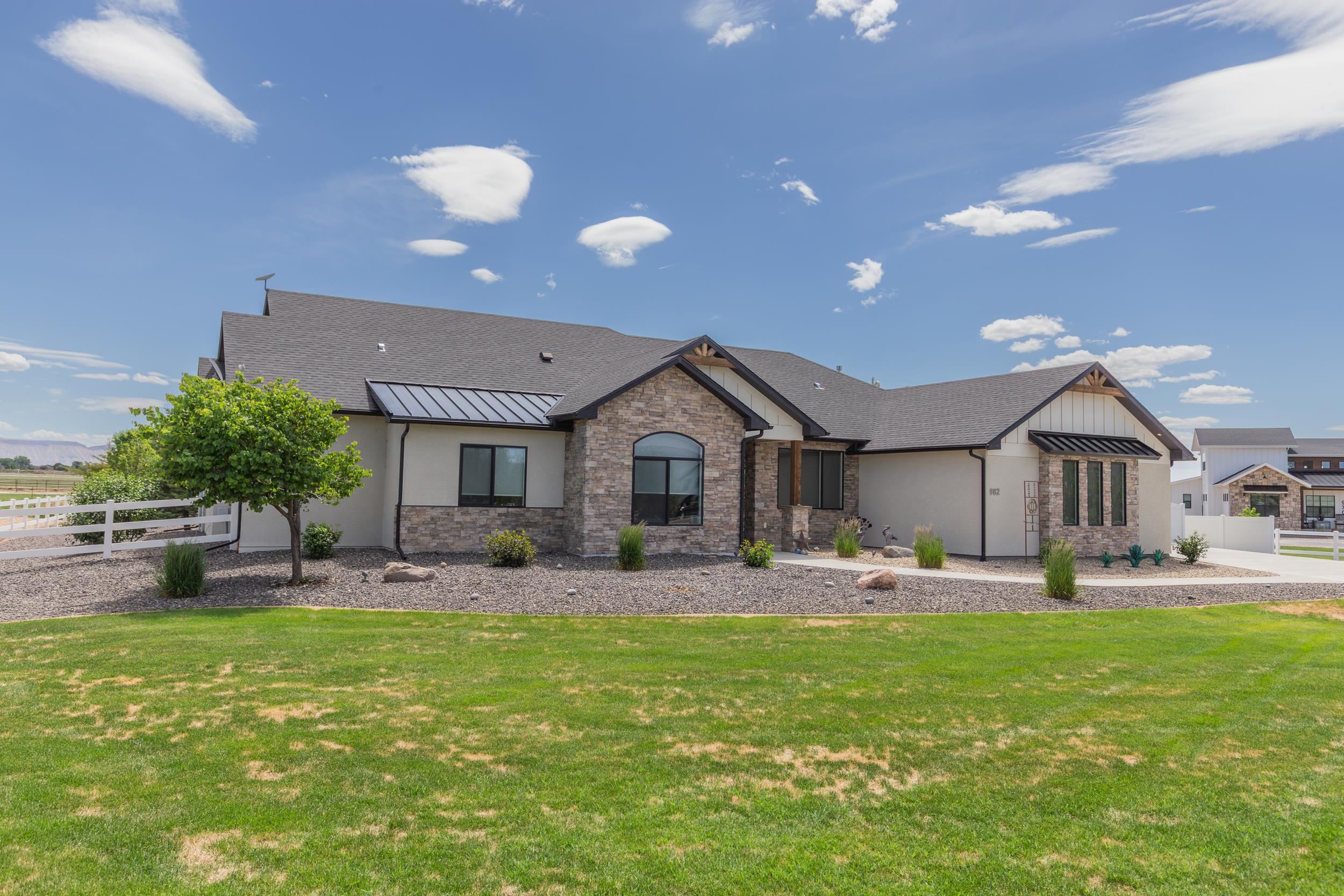 982 Farm House Road Grand Junction, CO 81505 - Photo 3 of 40