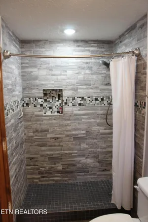 $279,500 | 108 Laurel Drive, Jamestown, TN 38556