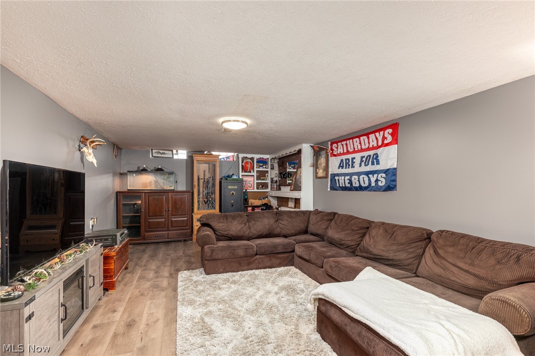 9685 Reichert Road Parma, OH 44130 - Photo 20 of 25