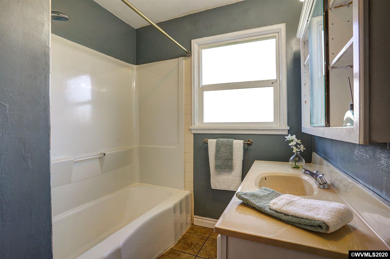 1415 Southwest Walnut Street Albany, OR 97321 - Photo 24 of 33