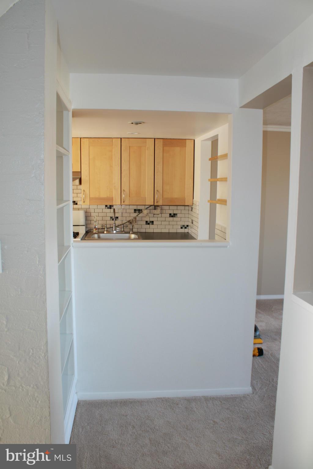 9446 Merryrest Road Columbia, MD 21045 - Photo 4 of 29 Main Level Landing