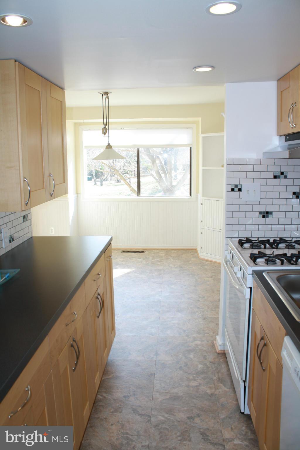 9446 Merryrest Road Columbia, MD 21045 - Photo 8 of 29 Kitchen