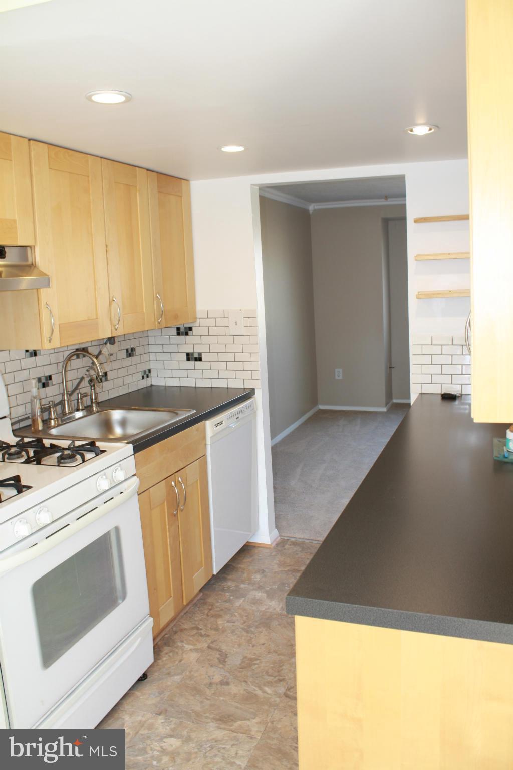 9446 Merryrest Road Columbia, MD 21045 - Photo 9 of 29 Kitchen