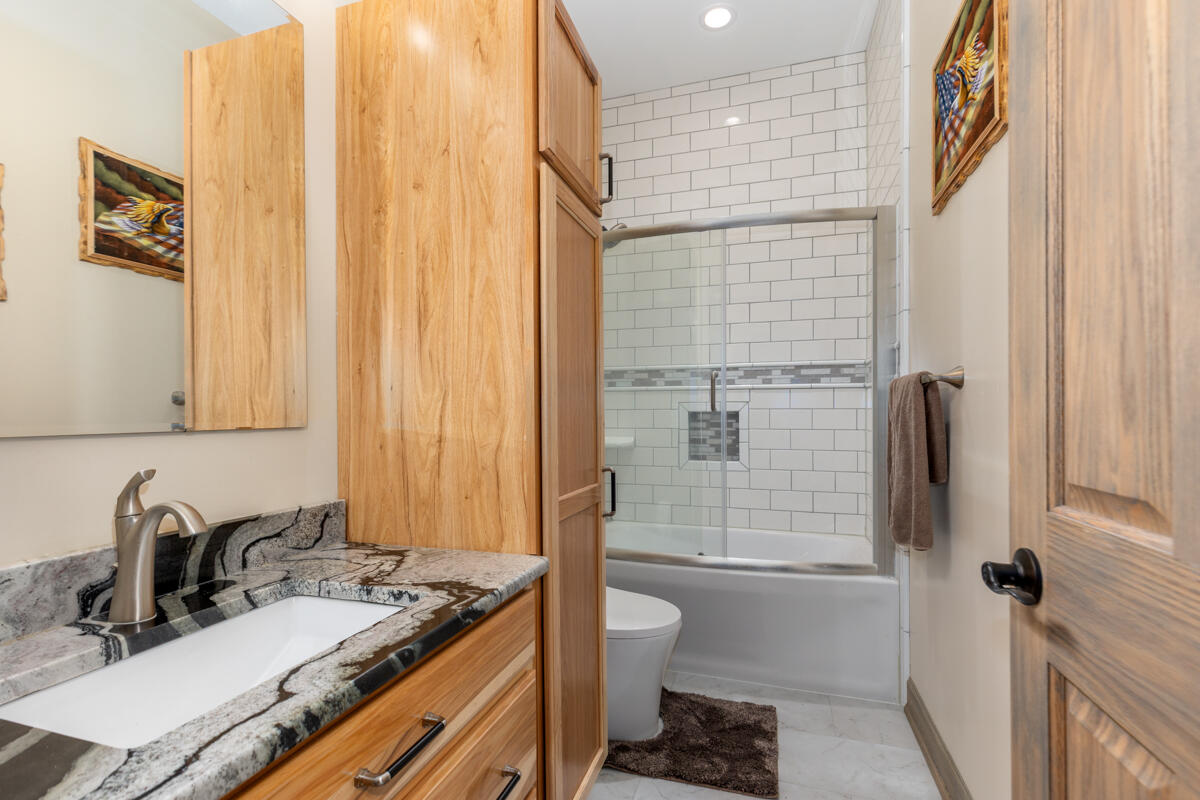 6432 Marsh Road Plainwell, MI 49080 - Photo 27 of 54 IMG_1025