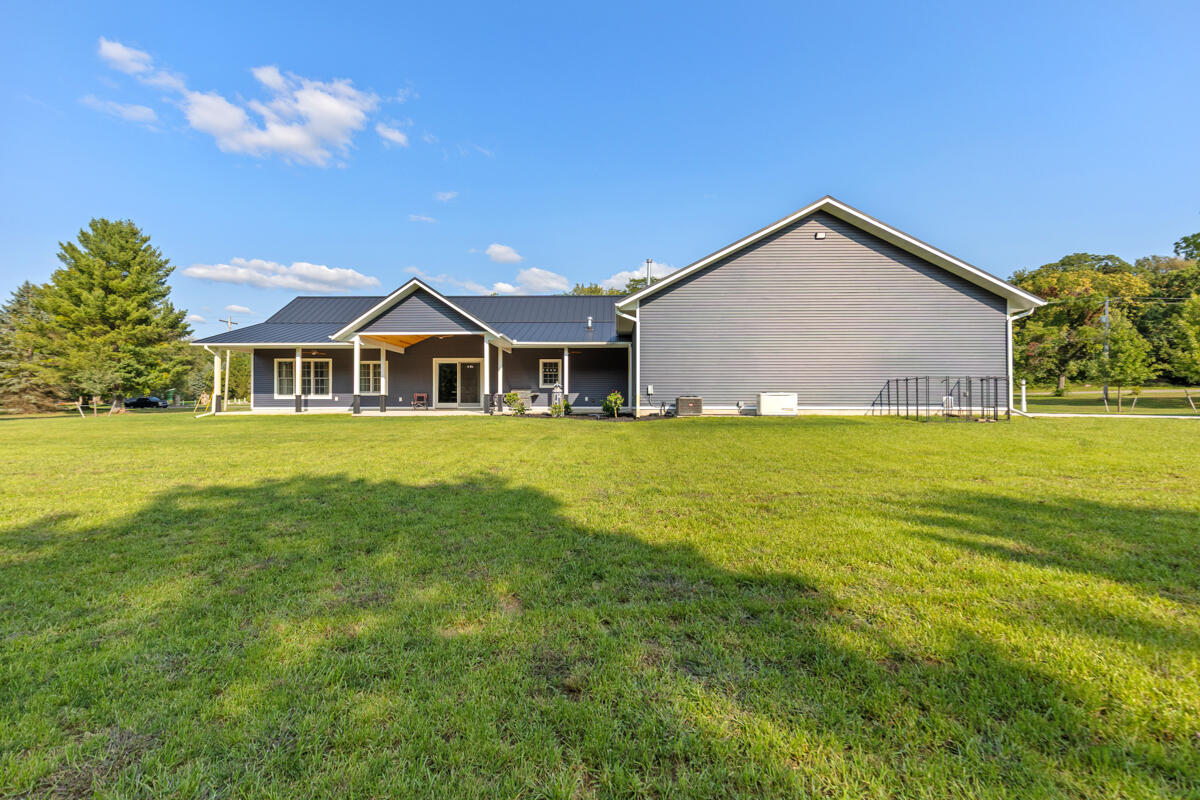 6432 Marsh Road Plainwell, MI 49080 - Photo 38 of 54 IMG_1036