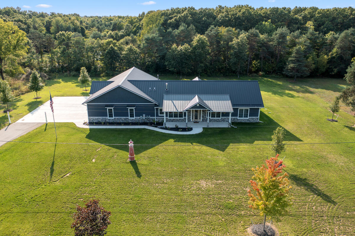 6432 Marsh Road Plainwell, MI 49080 - Photo 42 of 54 IMG_1040