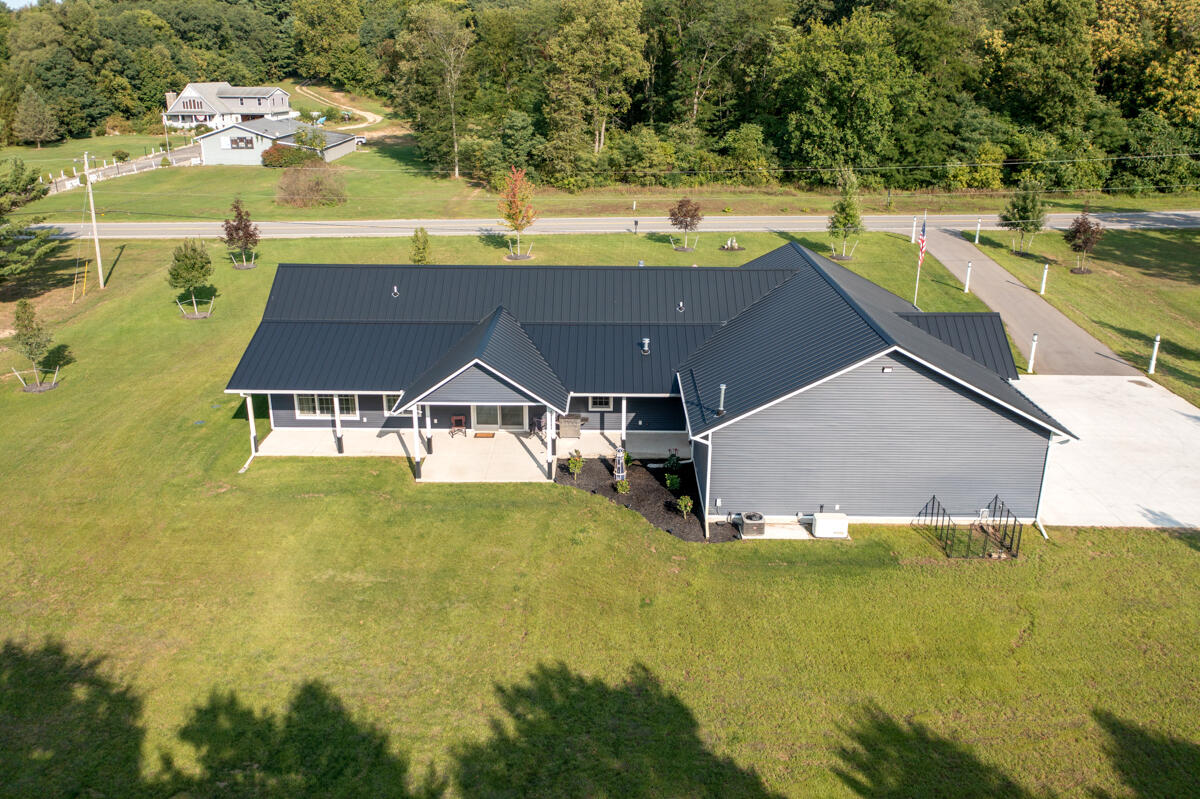 6432 Marsh Road Plainwell, MI 49080 - Photo 46 of 54 IMG_1044