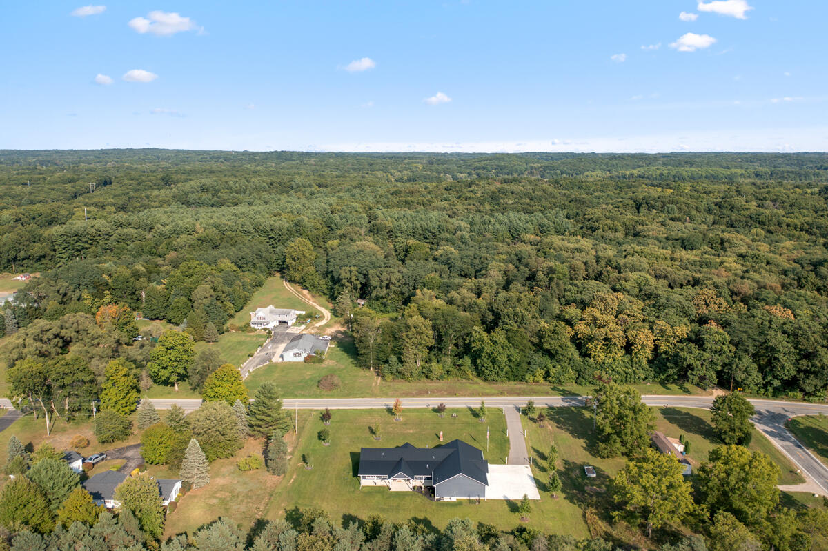 6432 Marsh Road Plainwell, MI 49080 - Photo 51 of 54 IMG_1049
