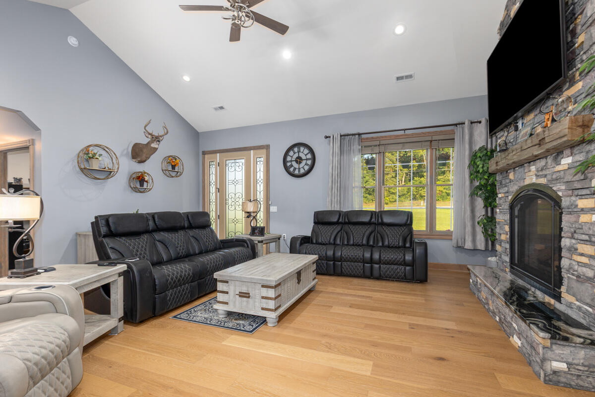 6432 Marsh Road Plainwell, MI 49080 - Photo 8 of 54 IMG_1006