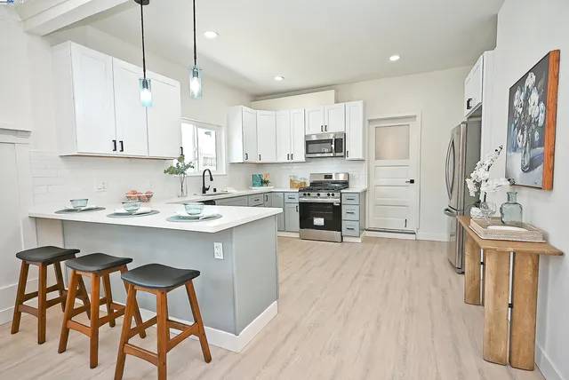 $998,000 | 3914 Agua Vista Street, Oakland, CA 94601