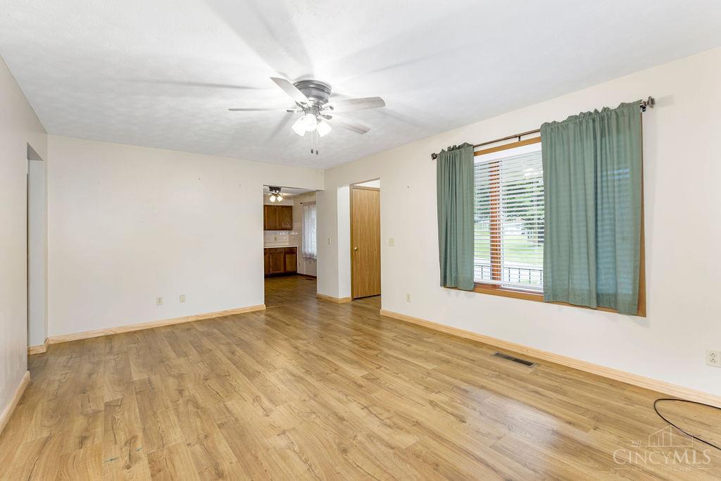 1143 Derby Road Springfield, OH 45503 - Photo 4 of 21