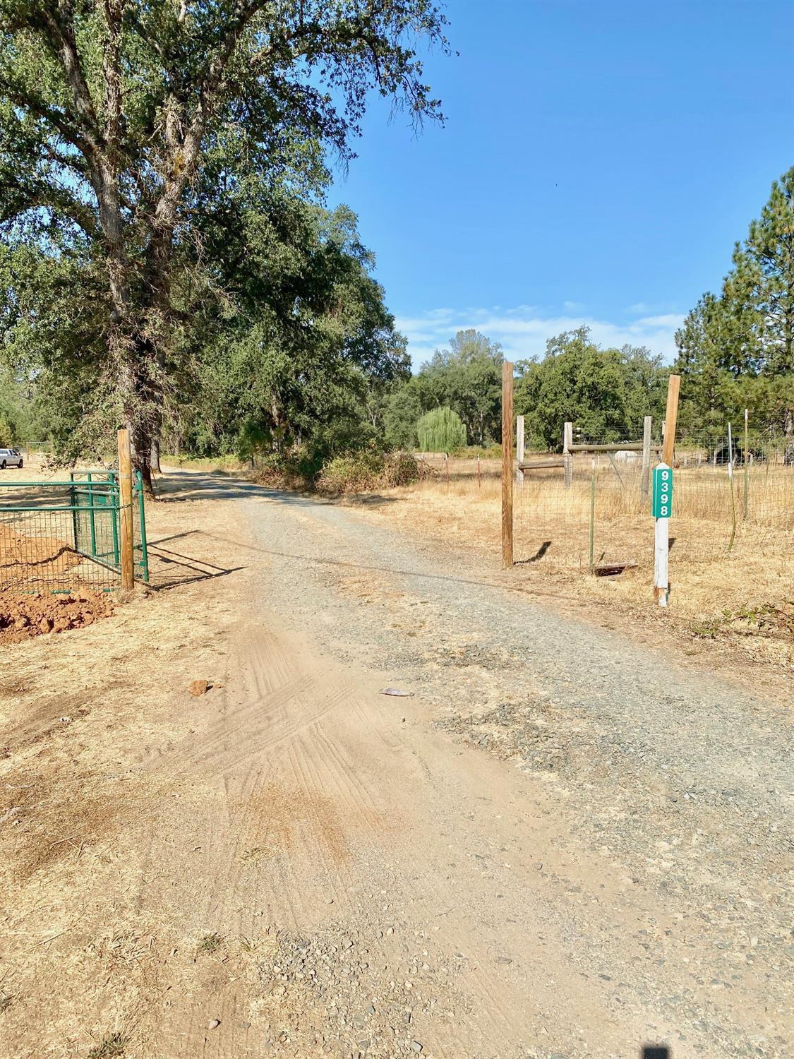 9398 Yuba Ranch Way Oregon House, CA 95962 - Photo 2 of 23