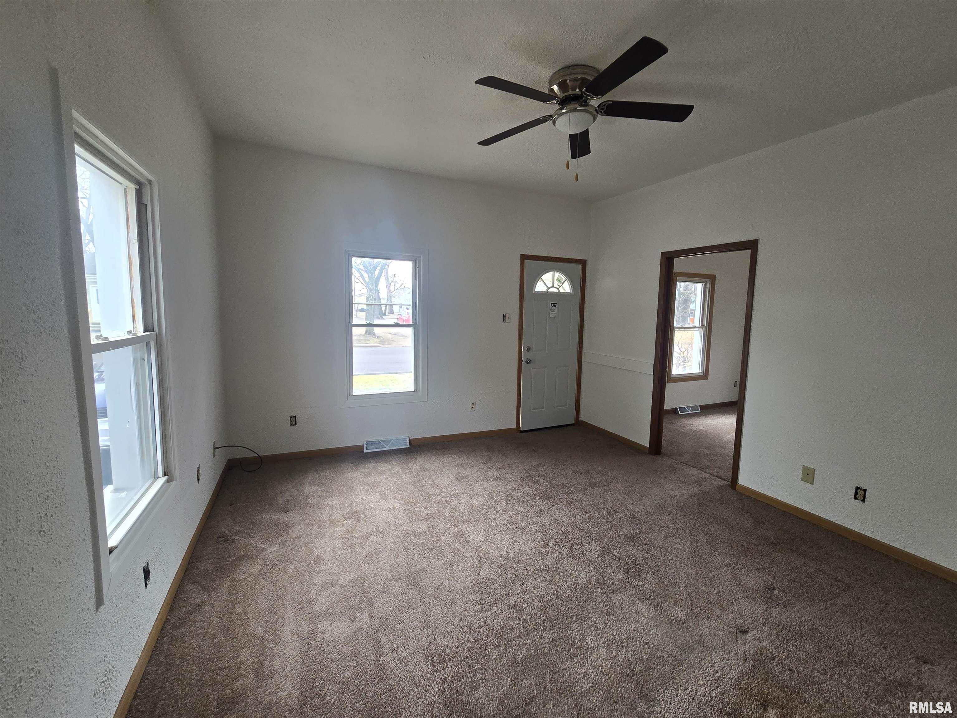 243 Cooper Street Pekin, IL 61554 - Photo 2 of 13