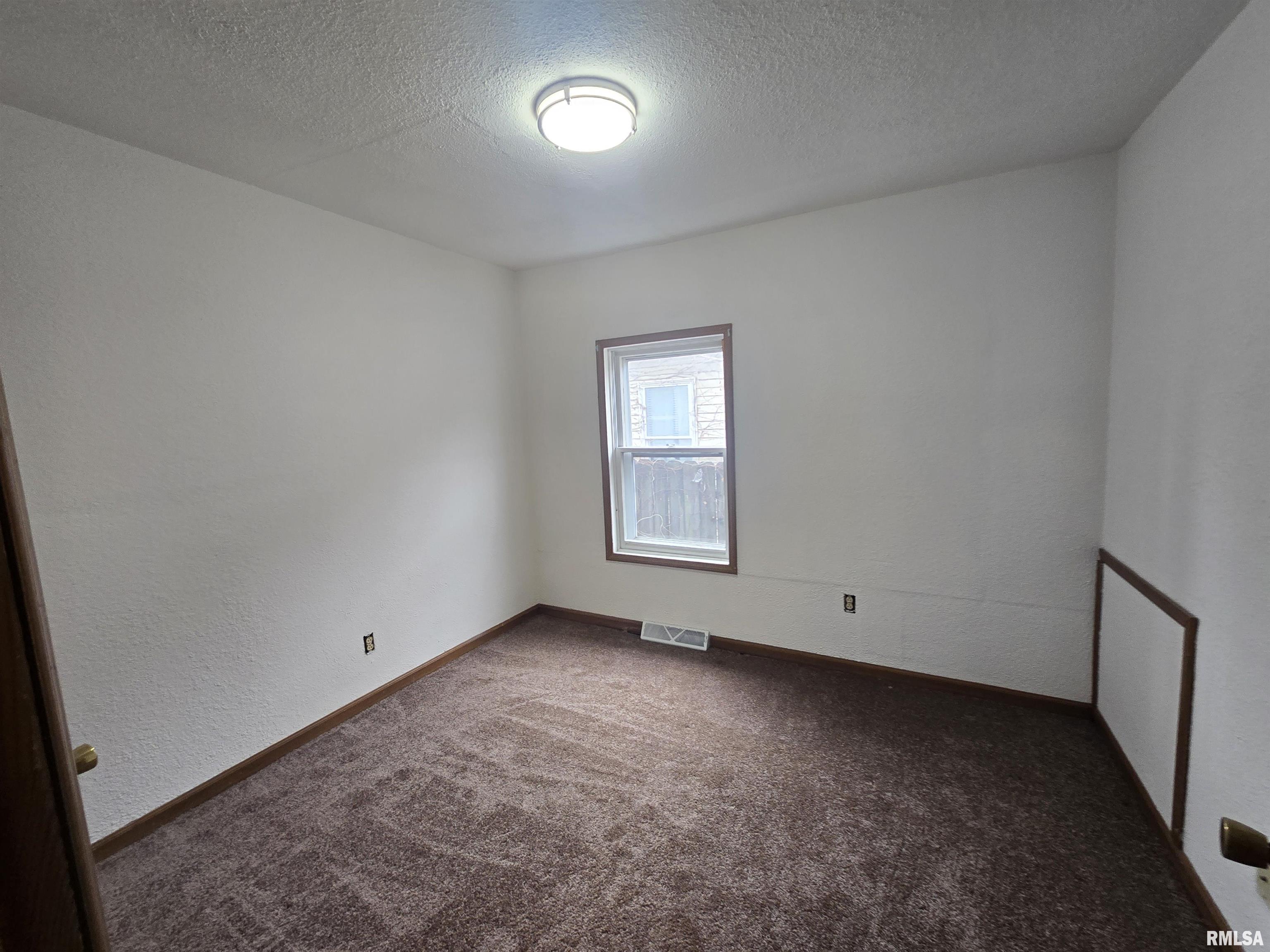 243 Cooper Street Pekin, IL 61554 - Photo 10 of 13