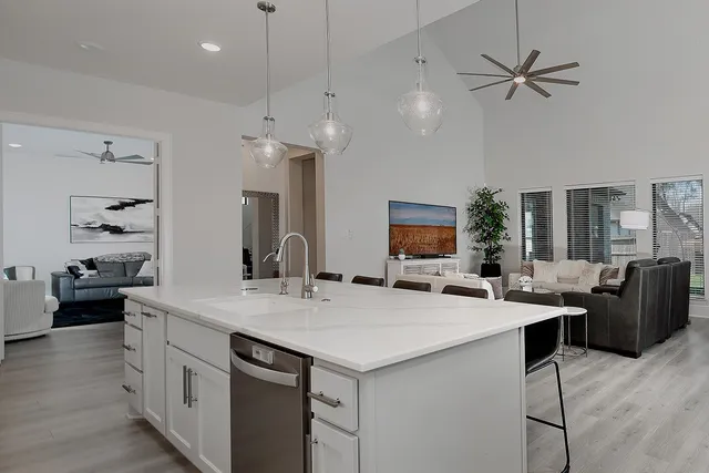 $750,000 | 22012 Canyon Trail Way, Porter, TX 77365