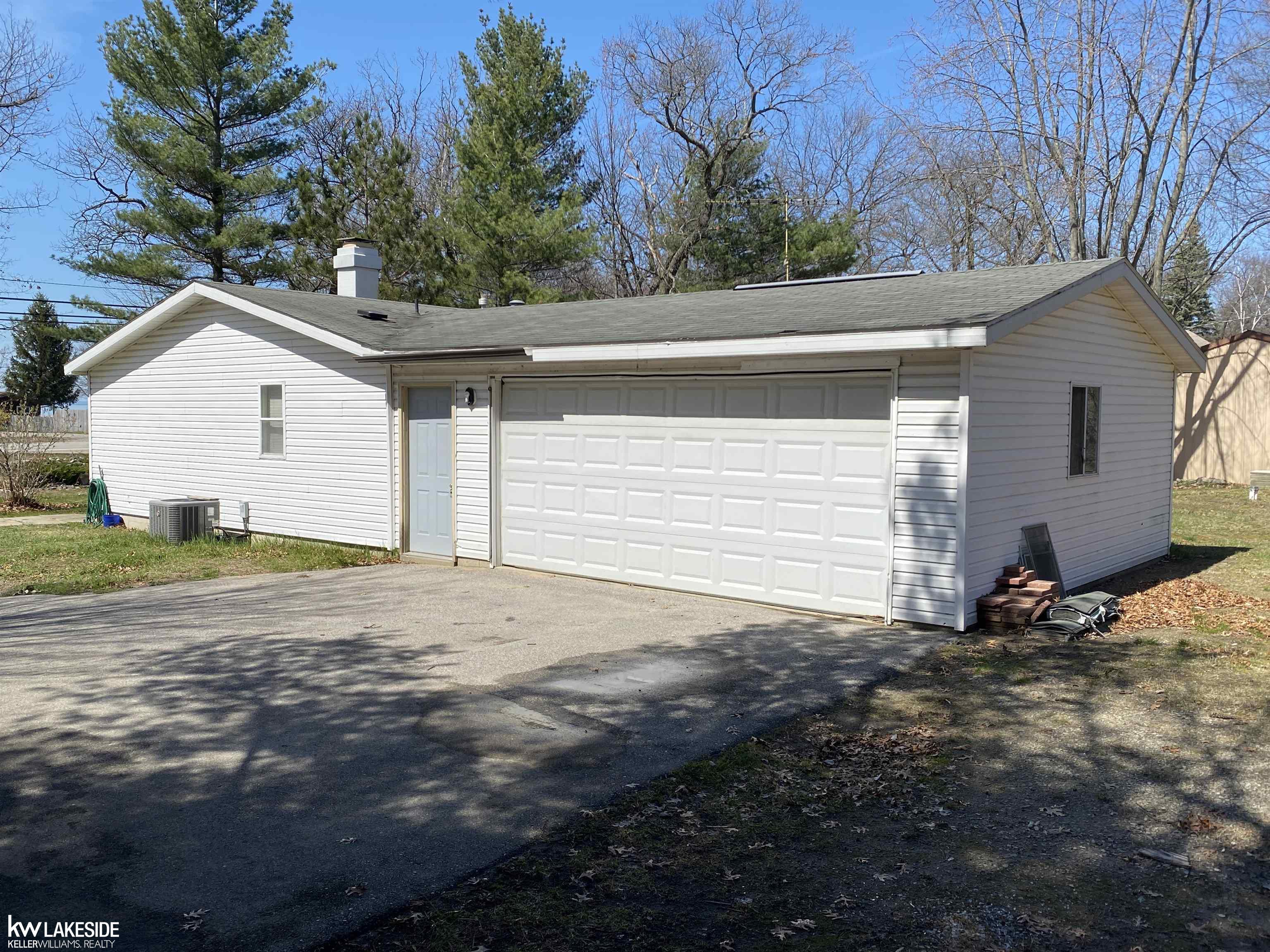 5999 Port Austin Road Caseville, MI 48725 - Photo 2 of 22 50139014-2eb497d0-f3a7-43e1-bcff-a0381333402c.JPG