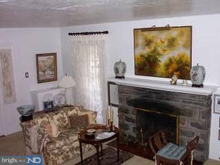 122 Crosshill Road Wynnewood, PA 19096 - Photo 3 of 6
