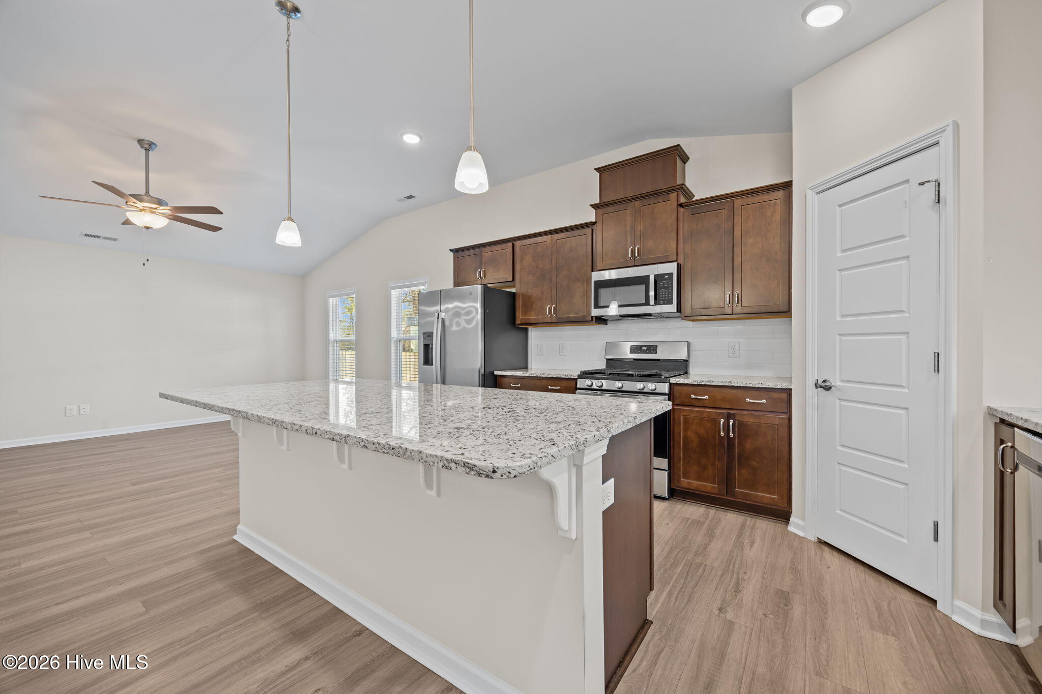 621 West Beaufort Road Beaufort, NC 28516 - Photo 8 of 38 Kitchen