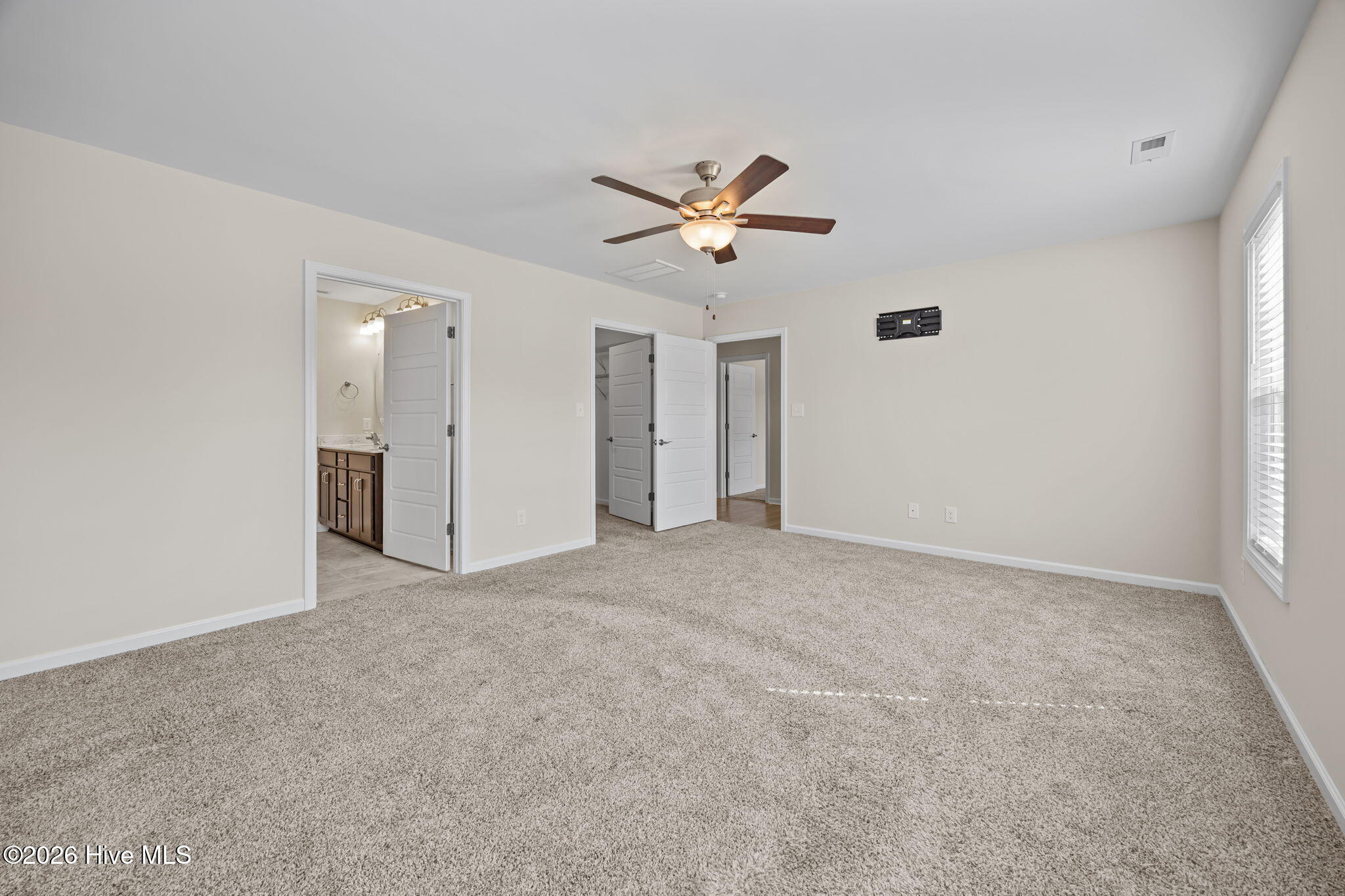 621 West Beaufort Road Beaufort, NC 28516 - Photo 14 of 38 Principal Suite