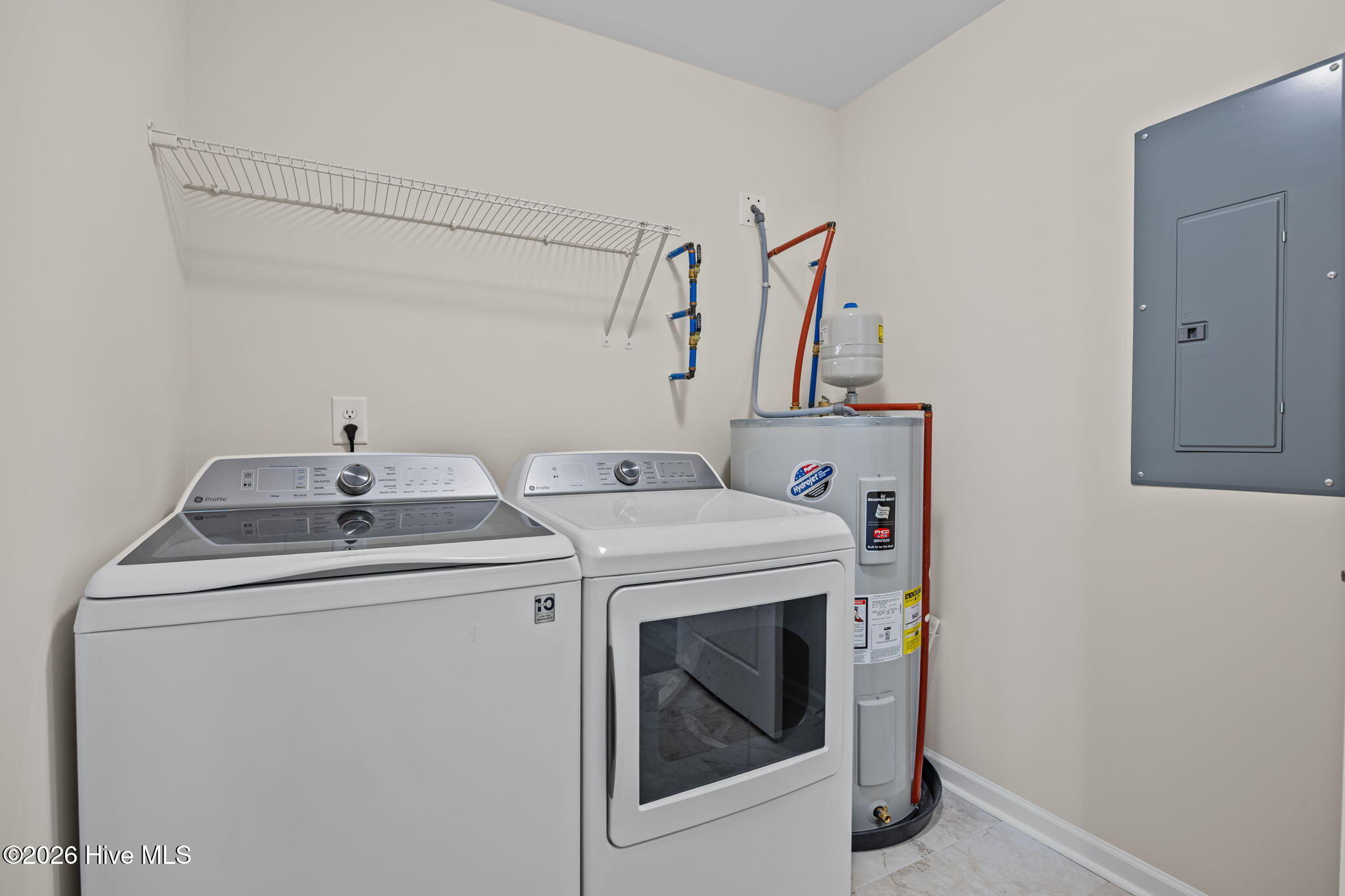 621 West Beaufort Road Beaufort, NC 28516 - Photo 26 of 38 Laundry Room