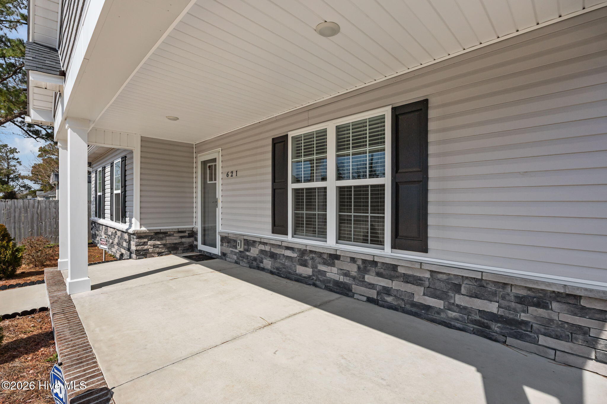 621 West Beaufort Road Beaufort, NC 28516 - Photo 27 of 38 Covered Front Porch