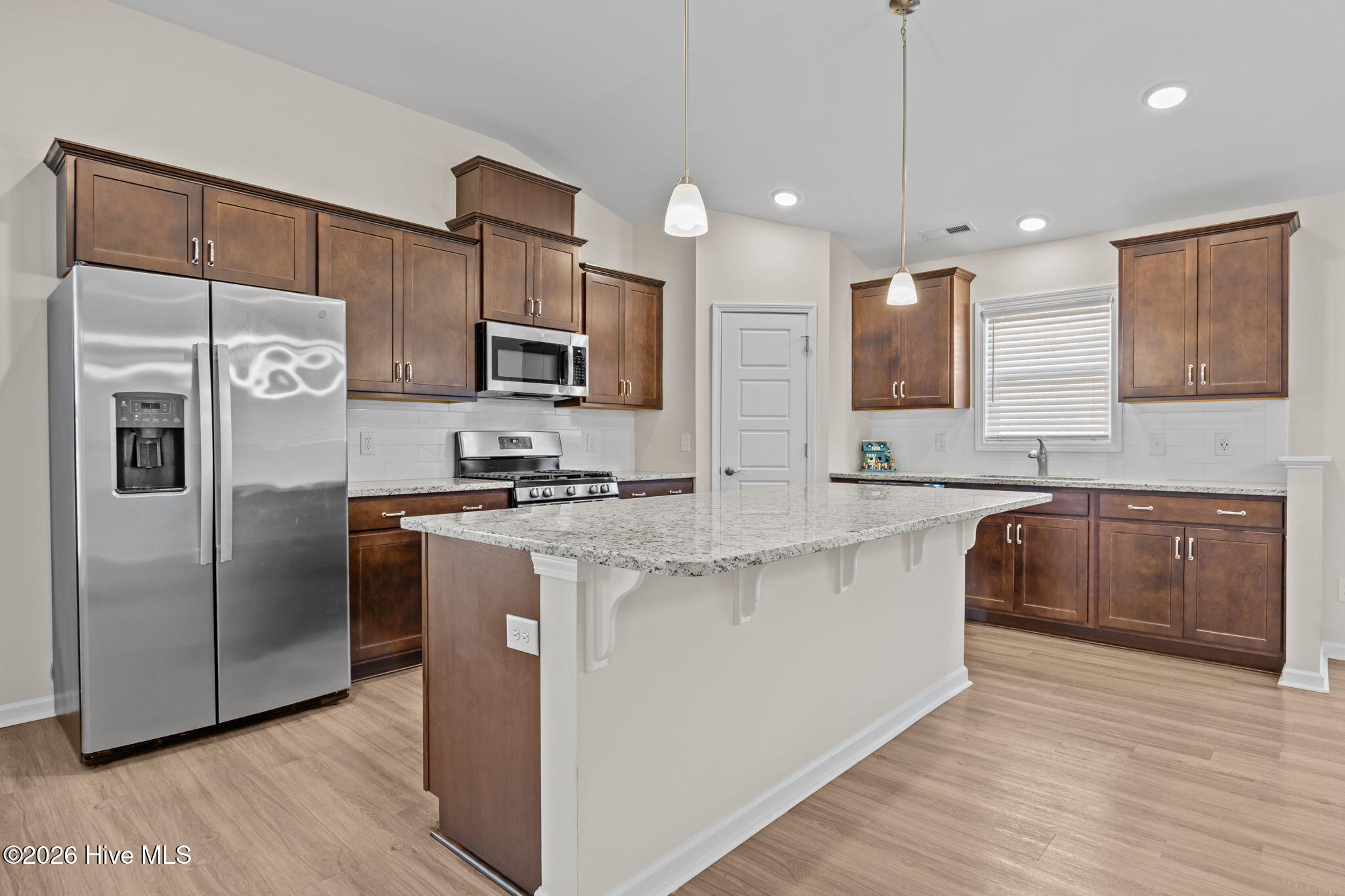 621 West Beaufort Road Beaufort, NC 28516 - Photo 2 of 38 Kitchen
