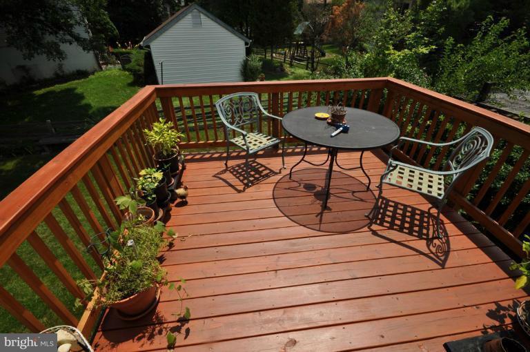 1509 Coat Ridge Road Herndon, VA 20170 - Photo 16 of 30 Deck