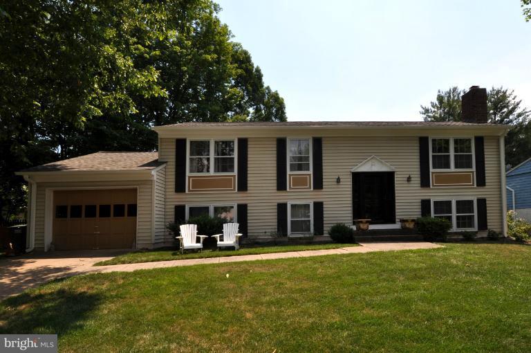 1509 Coat Ridge Road Herndon, VA 20170 - Photo 10 of 30 Exterior (Front)