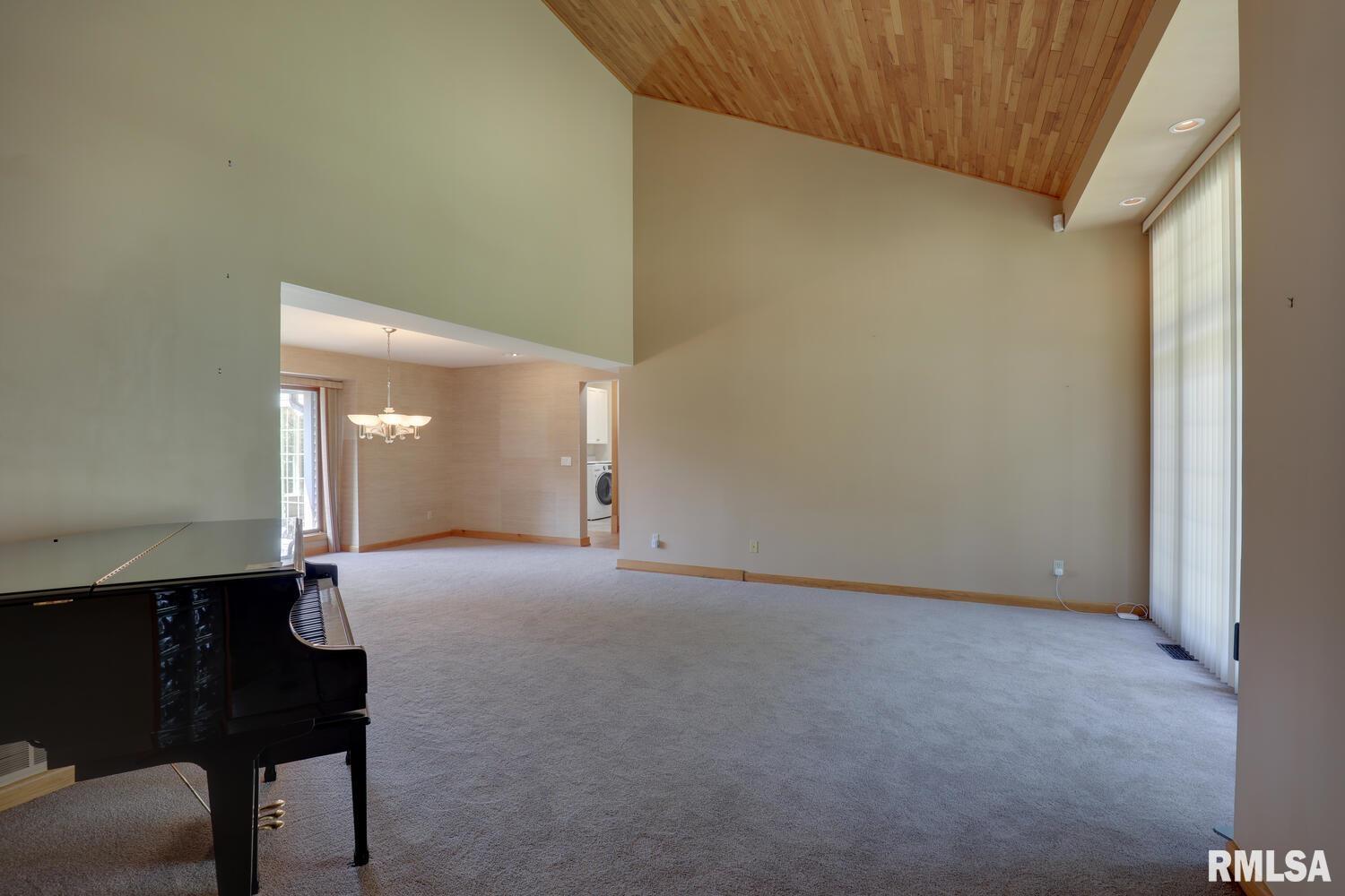 100 South Quail Walk Road Macomb, IL 61455 - Photo 11 of 59