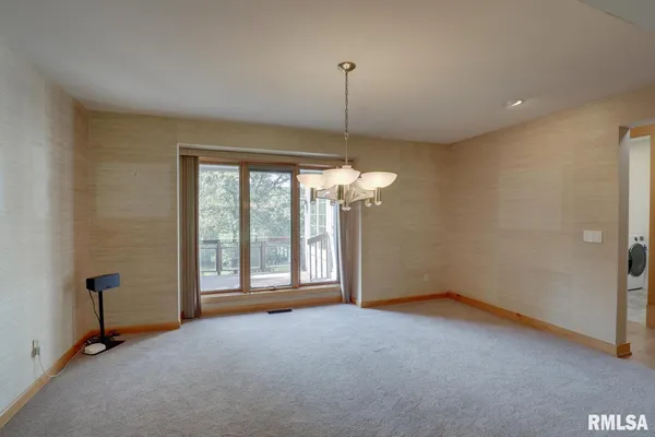 $695,500 | 100 South Quail Walk Road, Macomb, IL 61455