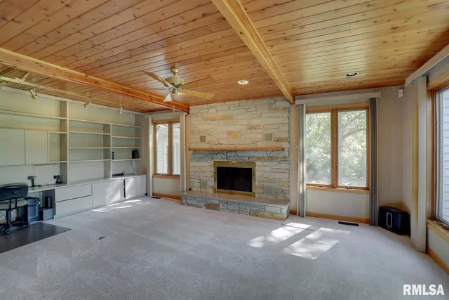 $695,500 | 100 South Quail Walk Road, Macomb, IL 61455