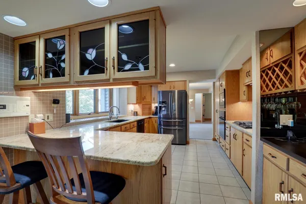 $695,500 | 100 South Quail Walk Road, Macomb, IL 61455