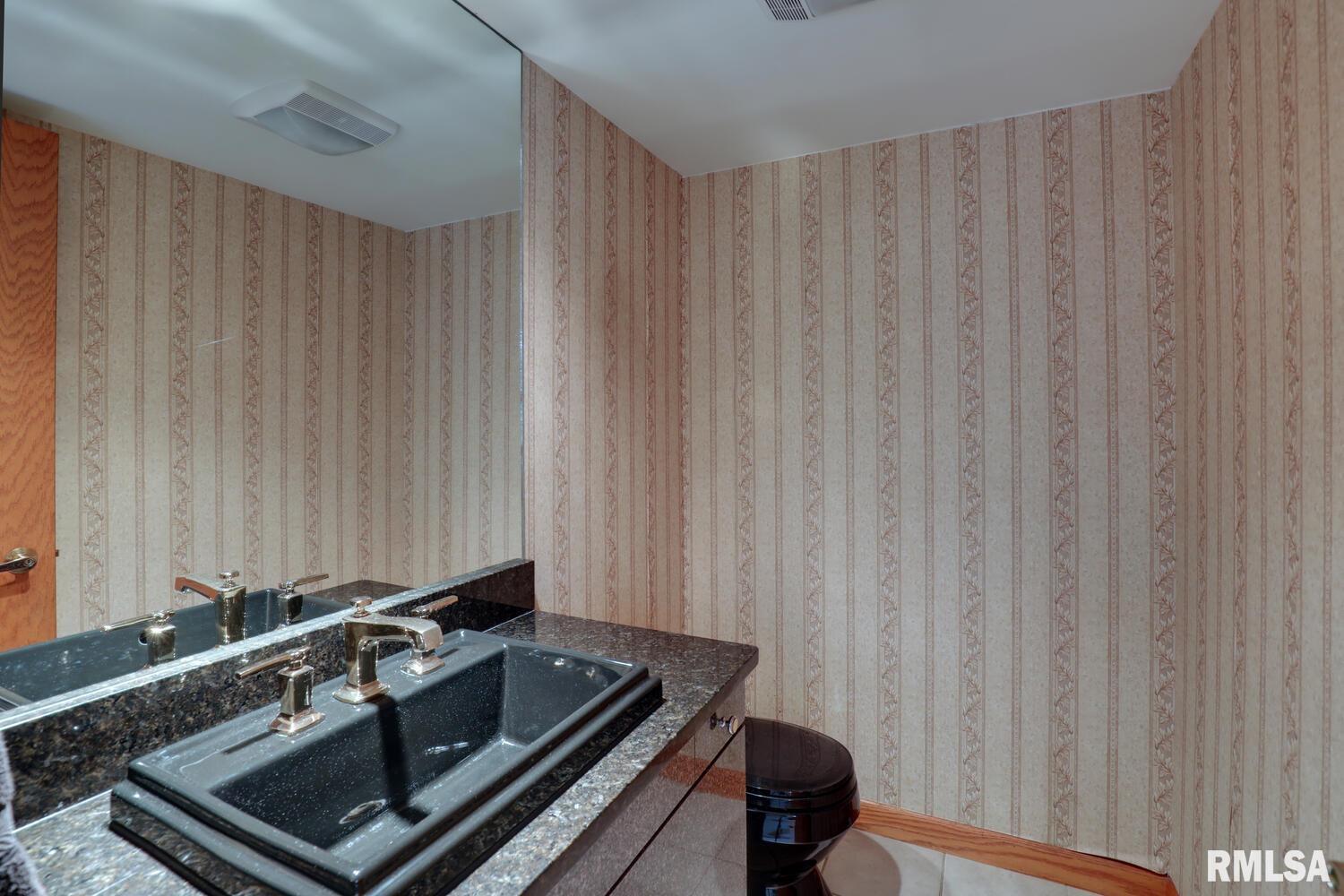 100 South Quail Walk Road Macomb, IL 61455 - Photo 19 of 59