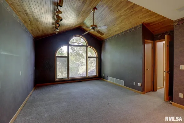 $695,500 | 100 South Quail Walk Road, Macomb, IL 61455