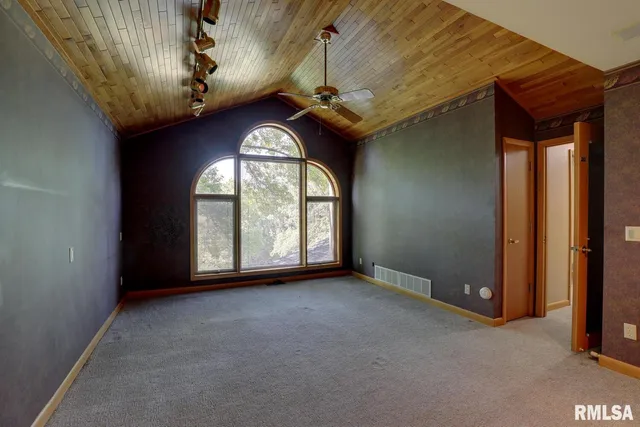 $695,500 | 100 South Quail Walk Road, Macomb, IL 61455