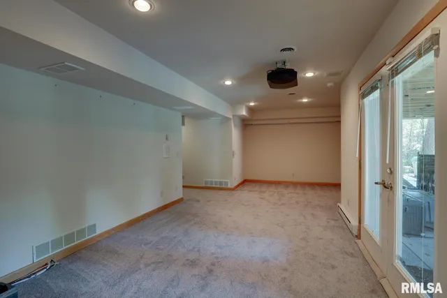 $695,500 | 100 South Quail Walk Road, Macomb, IL 61455