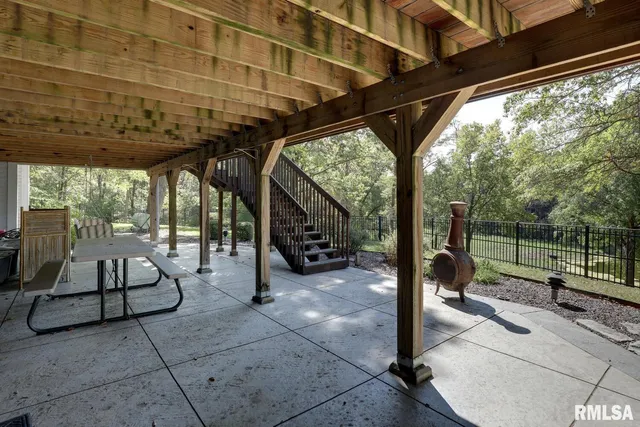 $695,500 | 100 South Quail Walk Road, Macomb, IL 61455